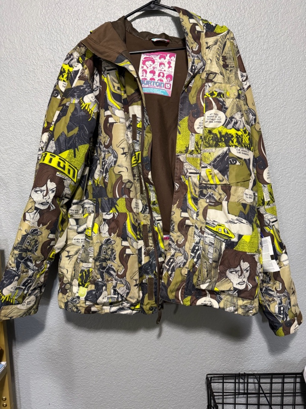 Burton men’s Comic-Print Puffer Jacket in Olive, Brown & Yellow